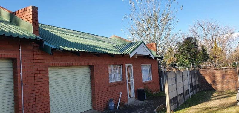 6 Bedroom Property for Sale in Ladybrand Free State